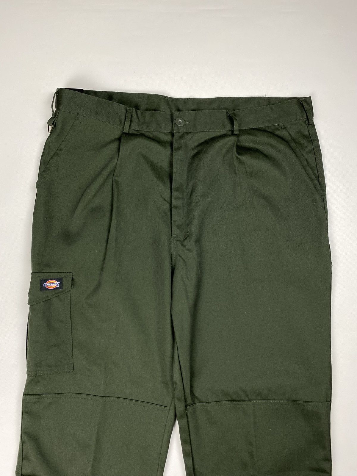 Dickies BNWT! Dickies Workwear men’s cargo pants trousers Size US 42 / EU 58 - 7 Thumbnail