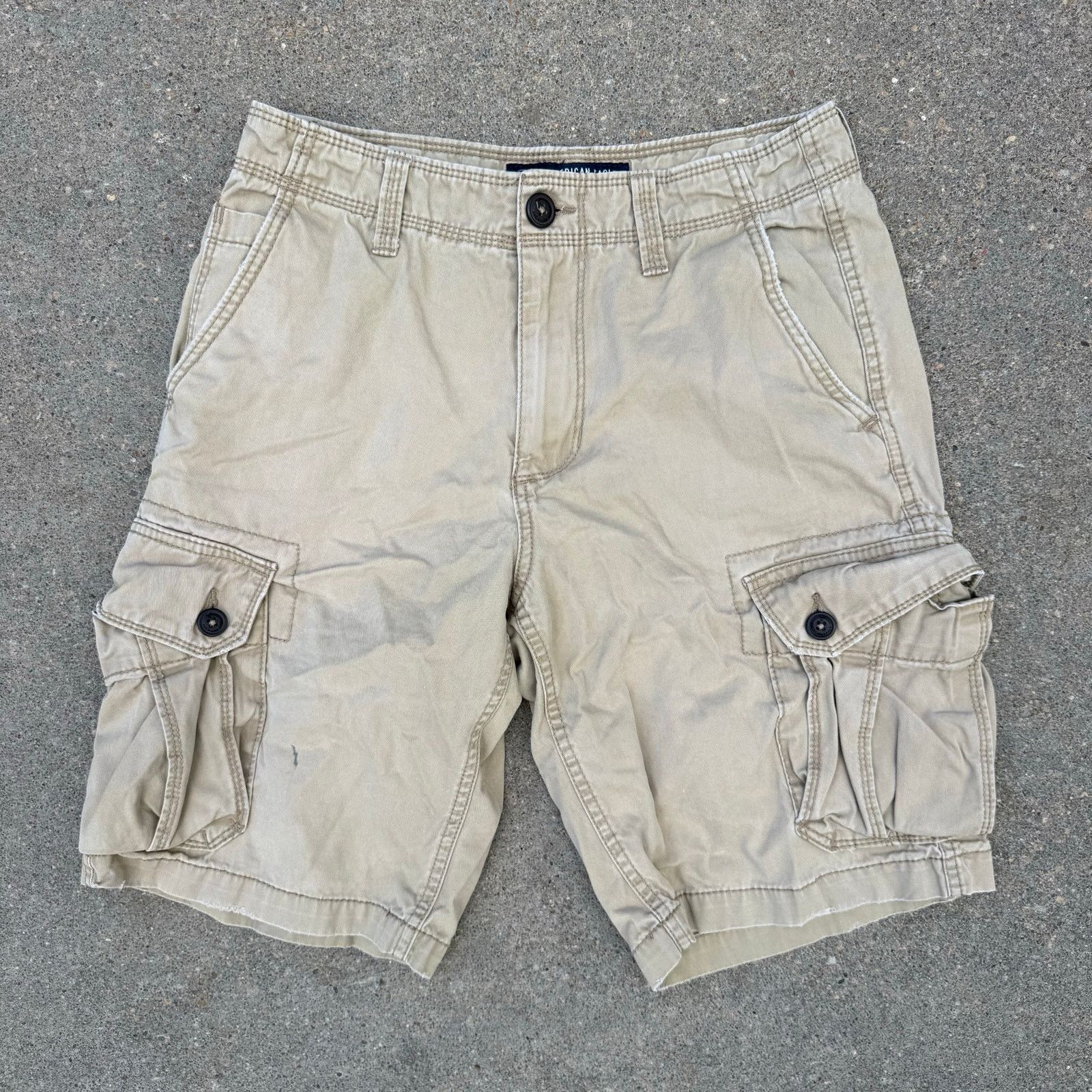 American Eagle Outfitters American Eagle Classic Tan Cargo Shorts Size 28 Size US 28 / EU 44 - 1 Thumbnail