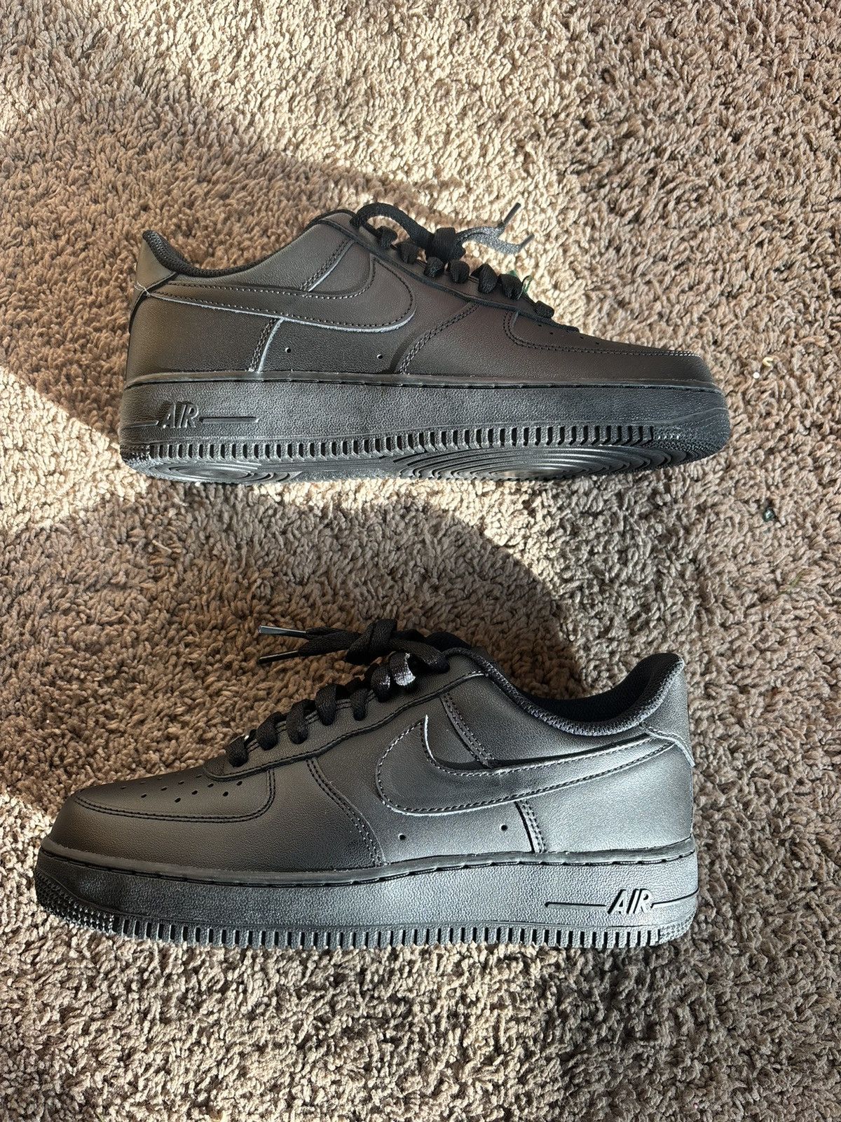 Nike Nike Air Force 1 Triple Black Size US 8 / EU 41 - 2 Thumbnail