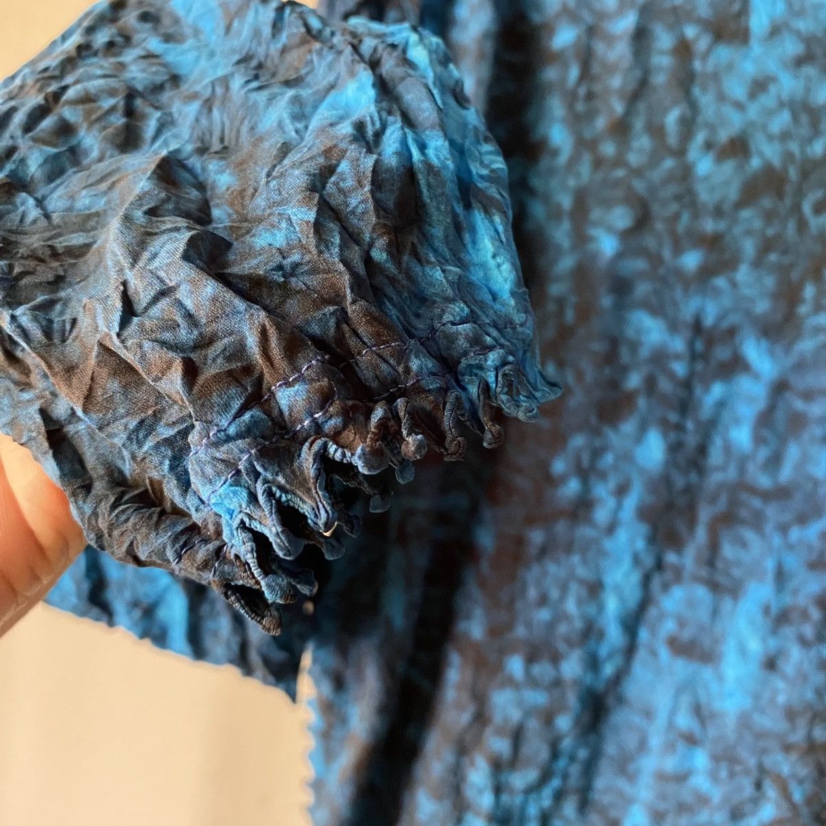 Issey Miyake Haat Blue Crinkle Textured Shirt/Ruffled High Neck Blouse Size XS / US 0-2 / IT 36-38 - 7 Thumbnail