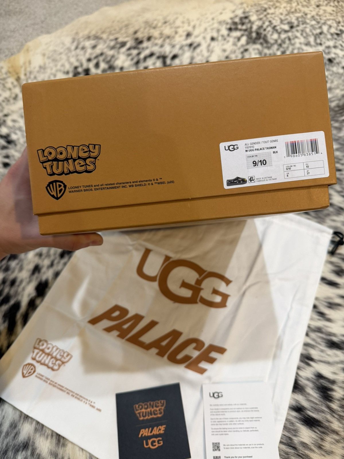 Ugg 2025 Palace x Looney Tunes x Ugg Tasman Size US 9 / EU 42 - 10 Thumbnail