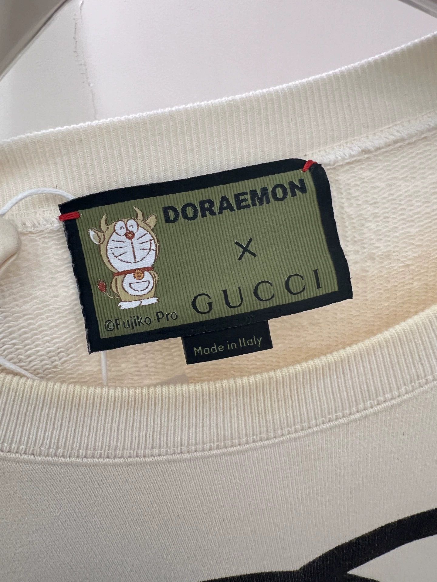 Gucci Gucci x Doraemon cream long-sleeve sweatshirt XS stained Size XS / US 0-2 / IT 36-38 - 3 Thumbnail
