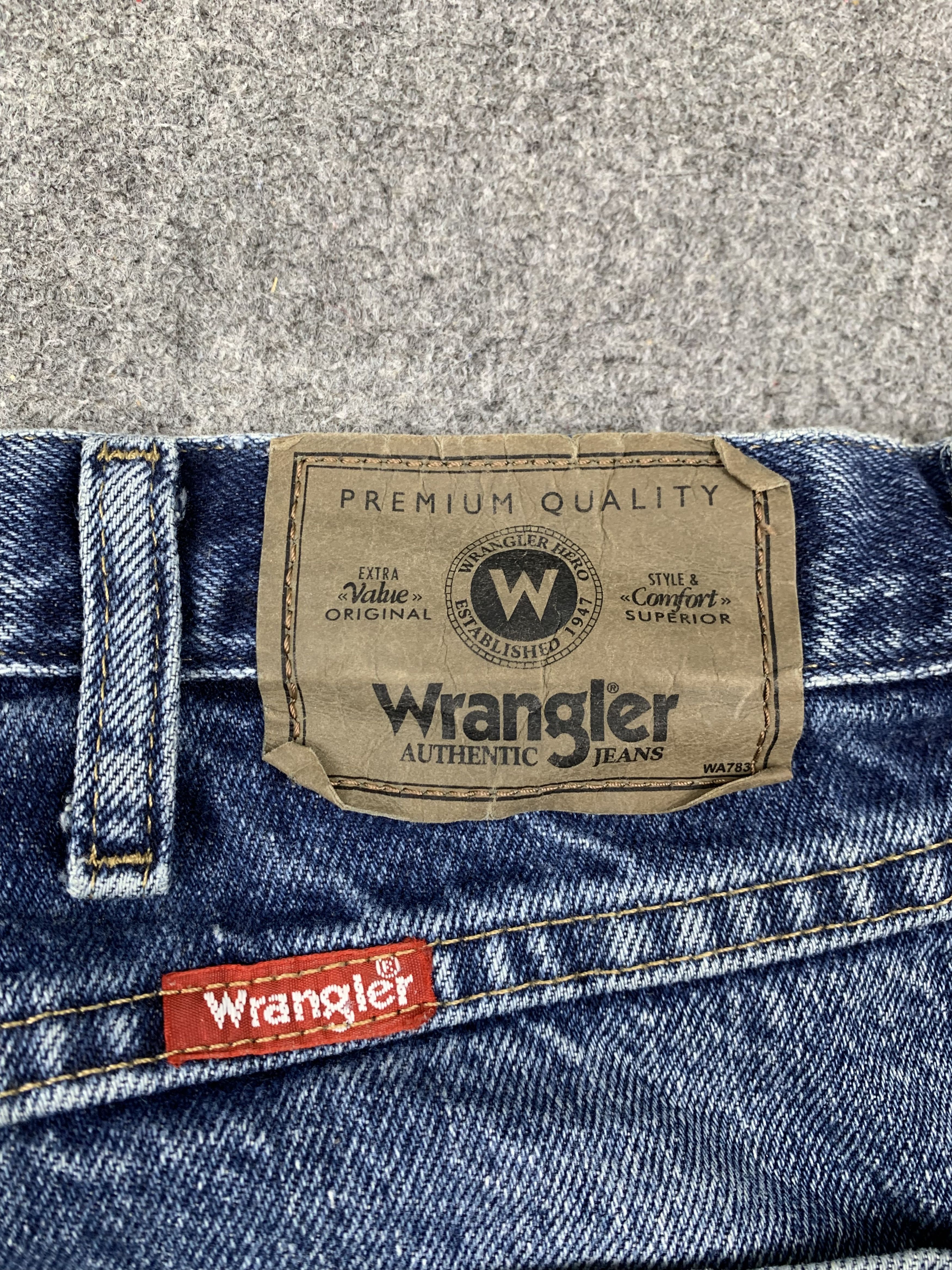 Vintage Vintage Wrangler Faded Blue Jeans DP1702 Size US 35 - 5 Thumbnail