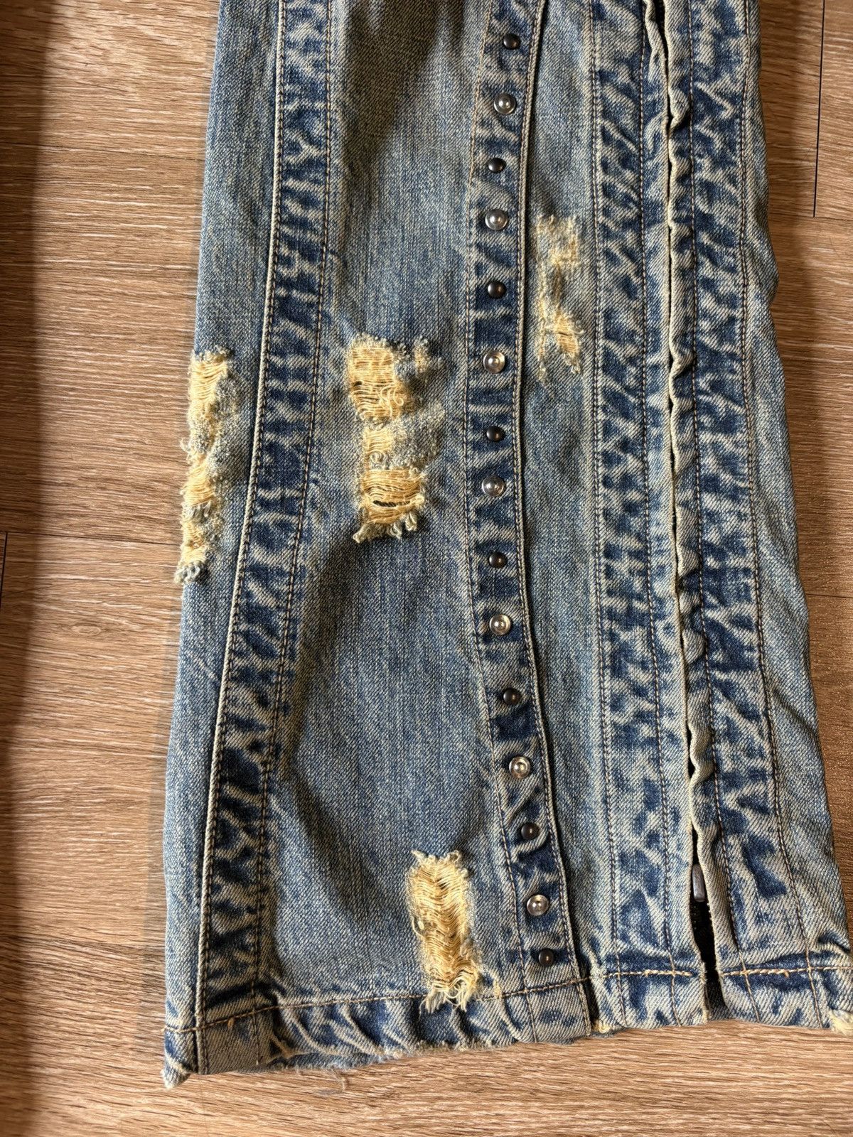 Tornado Mart Tornado Mart Archive Studded Distressed Zip-Flare Denim Size 30" / US 8 / IT 44 - 3 Thumbnail