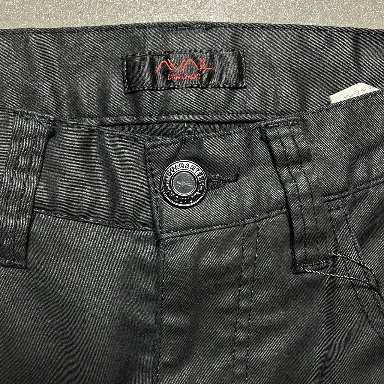 Japanese Brand × Le Grande Bleu (L.G.B.) Japanese Brand Black Coated Jeans Size US 29 - 4 Thumbnail