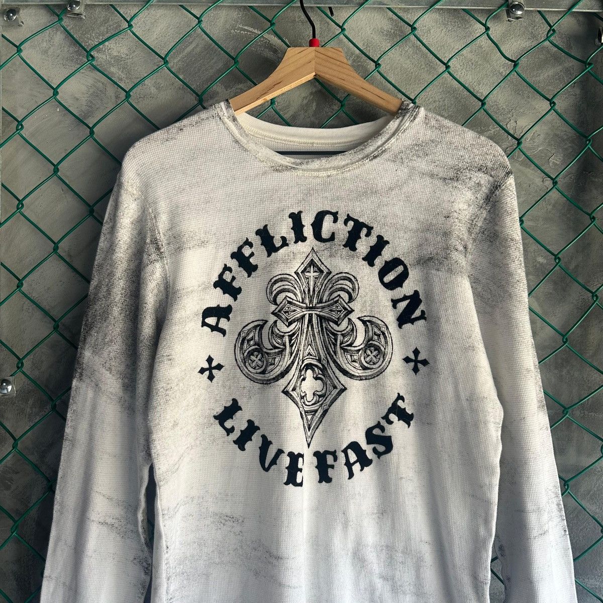 Affliction Vintage Affliction Cross Grunge Thermal LSY2K Pinkman Size US L / EU 52-54 / 3 - 4 Thumbnail