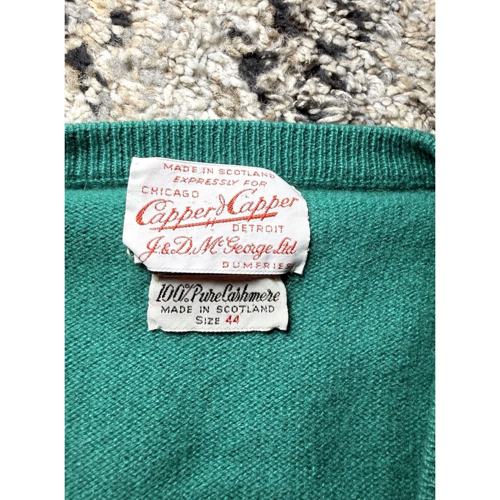 George VINTAGE Capper McGeorge 100% Cashmere Cardigan Kelly Green Made Scotland Mens 44 Casual 1970s Grunge Shirt/Cardigan Size US XXL / EU 58 / 5 - 6 Thumbnail