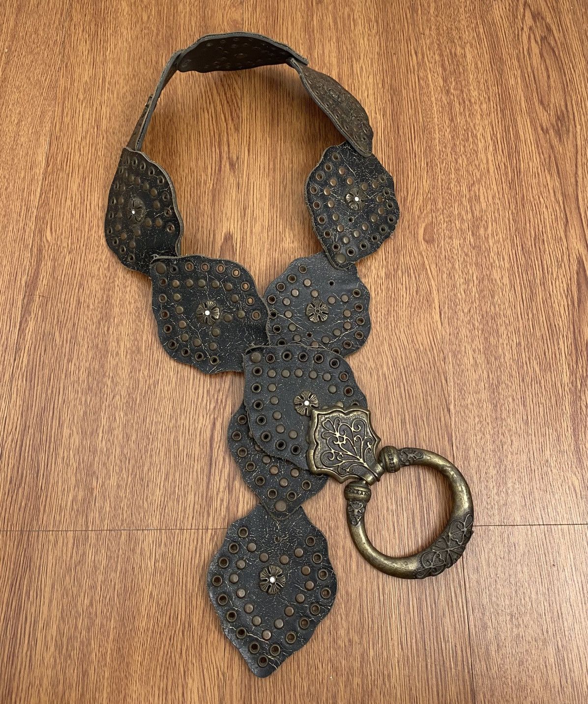 If Six Was Nine Studded flower metal belt Size ONE SIZE - 1 Thumbnail