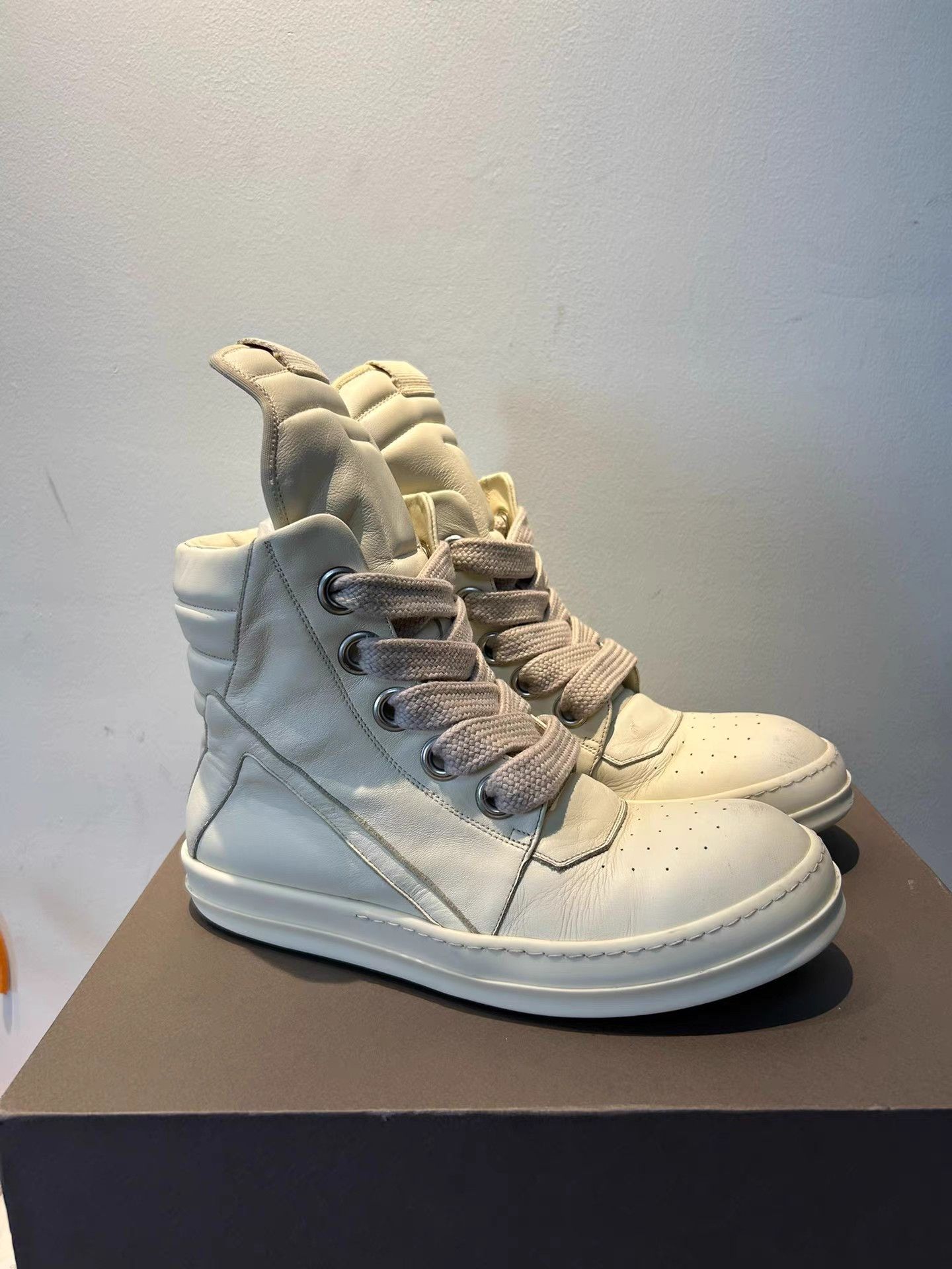 Rick Owens Rick Owens mainline reverse triangle high-top sneakers Size US 9 / EU 42 - 2 Thumbnail