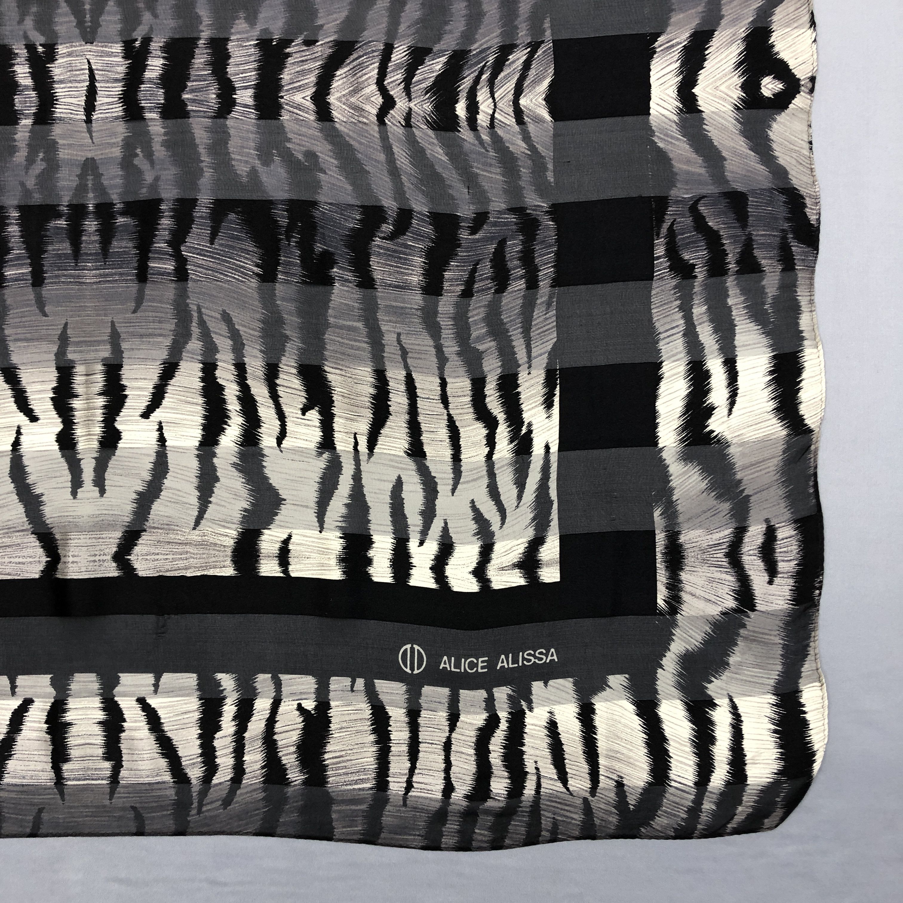 Japanese Brand Vintage Alice Alissa SILK Scarf Twill Stole Wraps Scarves Size ONE SIZE - 5 Thumbnail