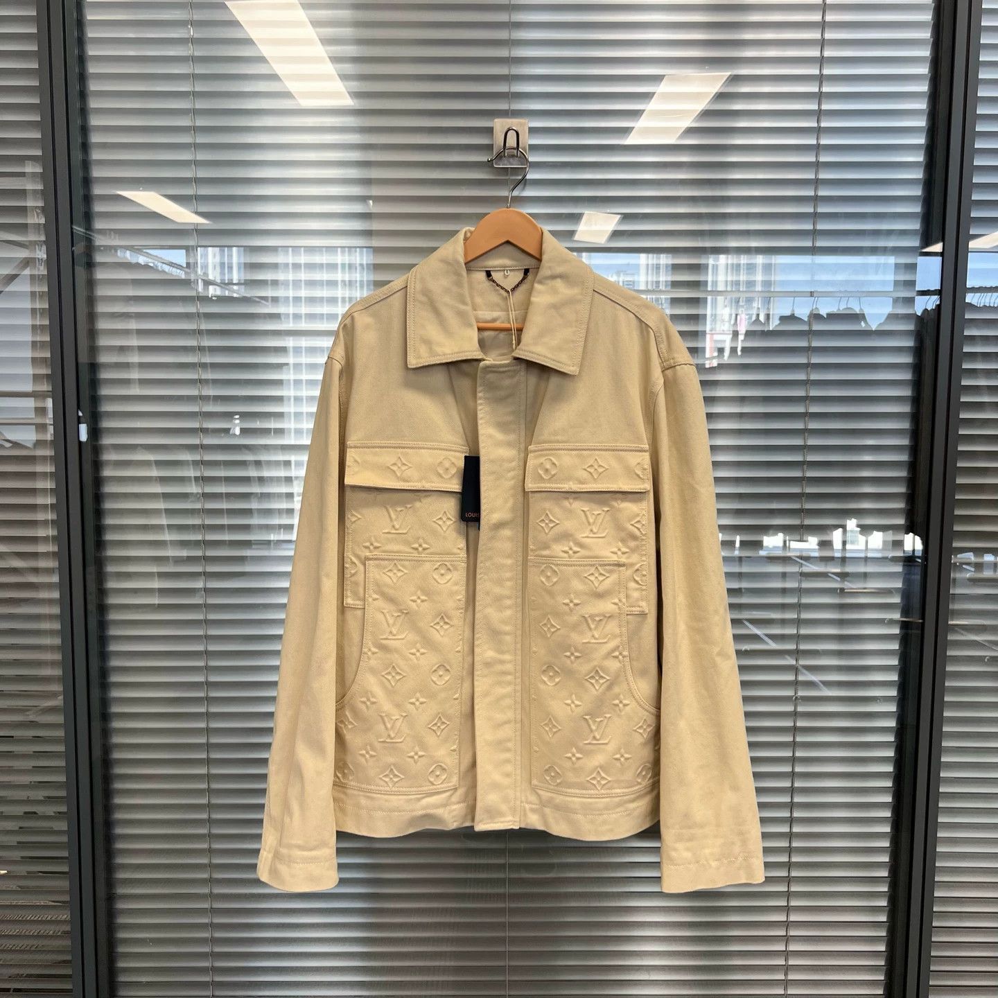 Louis Vuitton Louis Vuitton Ivory Embossed Workwear Denim Jacket 48 Size US M / EU 48-50 / 2 - 1 Thumbnail