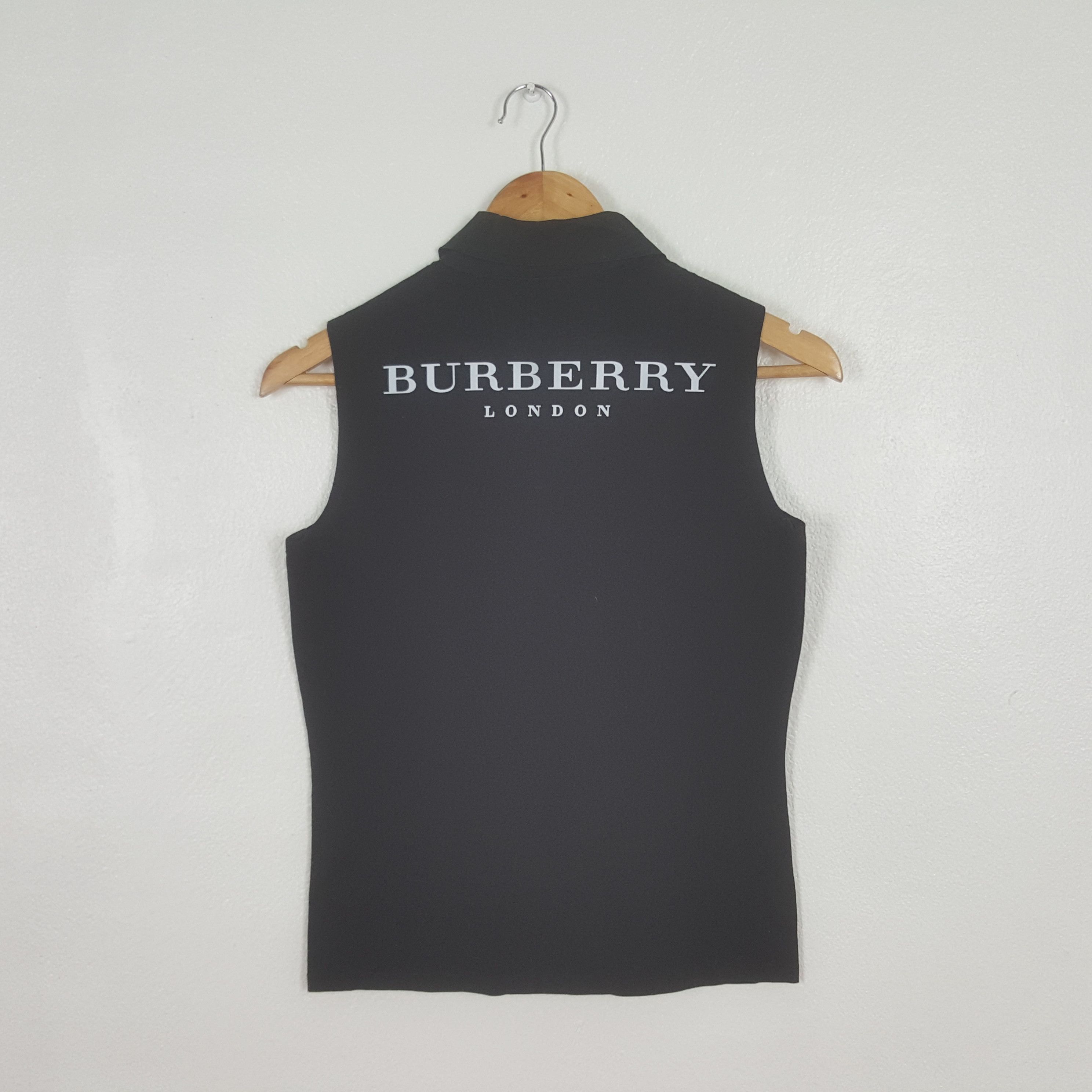 Burberry Vintage Burberry London Designer Button Up Vest C312N73 Size XS / US 0-2 / IT 36-38 - 1 Thumbnail