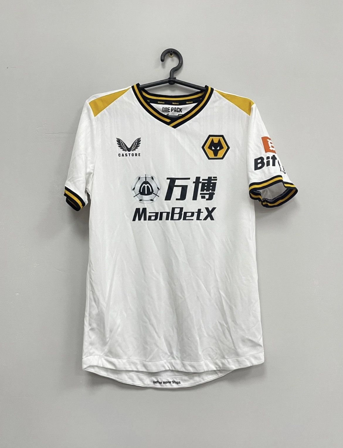 Castore Wolverhampton Wanderers 2021/2022 Football Jersey #7 Neto Size US S / EU 44-46 / 1 - 2 Thumbnail