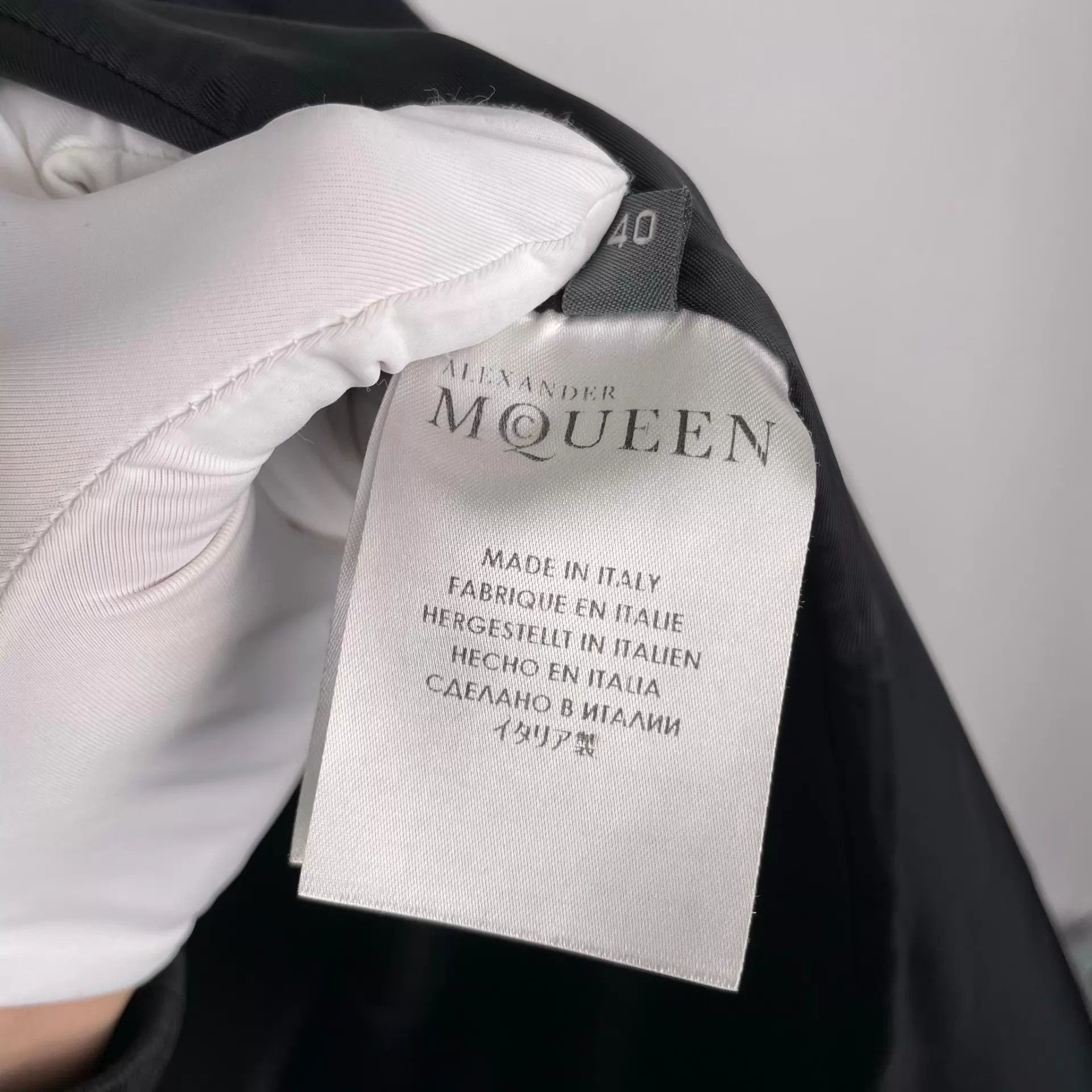 Alexander McQueen Alexander McQueen Sleeveless Blend Cape Black 40 Size S / US 4 / IT 40 - 5 Thumbnail