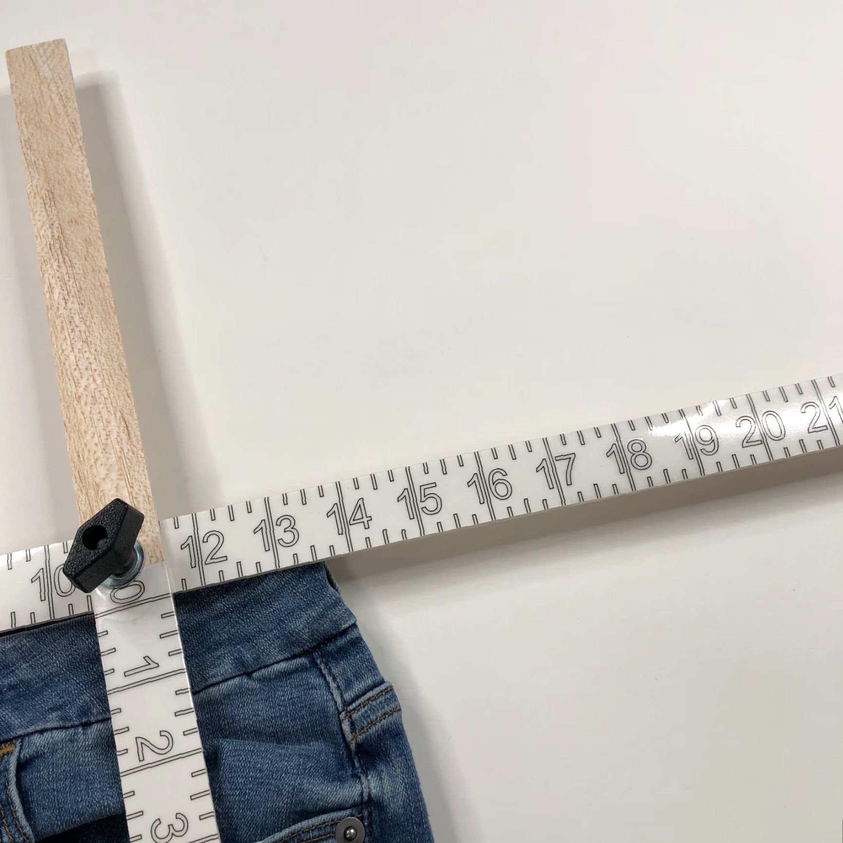 Frame FRAME Jeans Cropped Mid Denim 27W 26L Le Crop Mini Boot 27 Blue 5-Pocket Womens Regular Rise Capo? Size 27" / US 4 / IT 40 - 7 Thumbnail