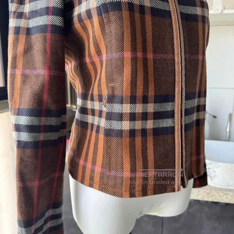 Burberry Burberry Color-Block Midi Length Coat for Women. Size M / US 6-8 / IT 42-44 - 4 Thumbnail