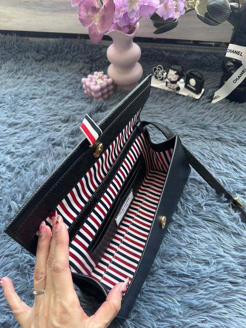 Thom Browne Thom Browne Black leather shoulder bag Size ONE SIZE - 4 Thumbnail