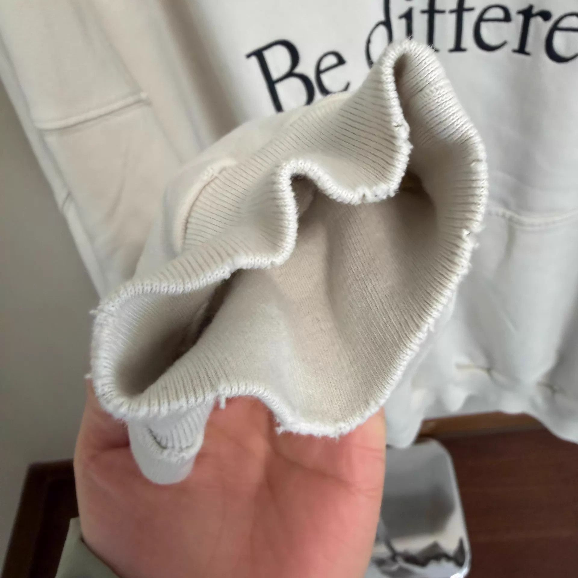 Balenciaga Balenciaga FW22 Apple Logo Oversized White Sweatshirt 3 Size US L / EU 52-54 / 3 - 6 Thumbnail