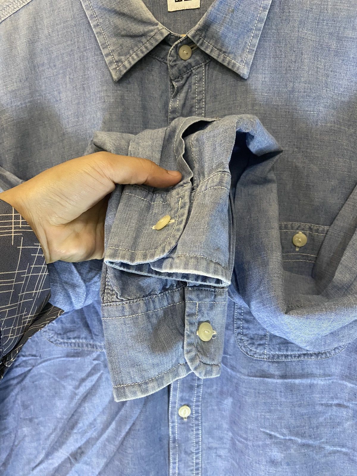 Uniqlo Uniqlo Button Ups Denim Shirt Size US XL / EU 56 / 4 - 9 Thumbnail