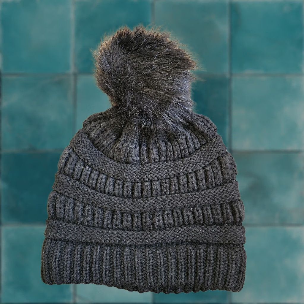 Vintage Time and Tru Black Beanie One Size Womens Knit Pom Pom Faux Fur Lightweight Stretch Winter Fall Spring Casual Activewear Travel Cap Hat Size ONE SIZE - 1 Thumbnail