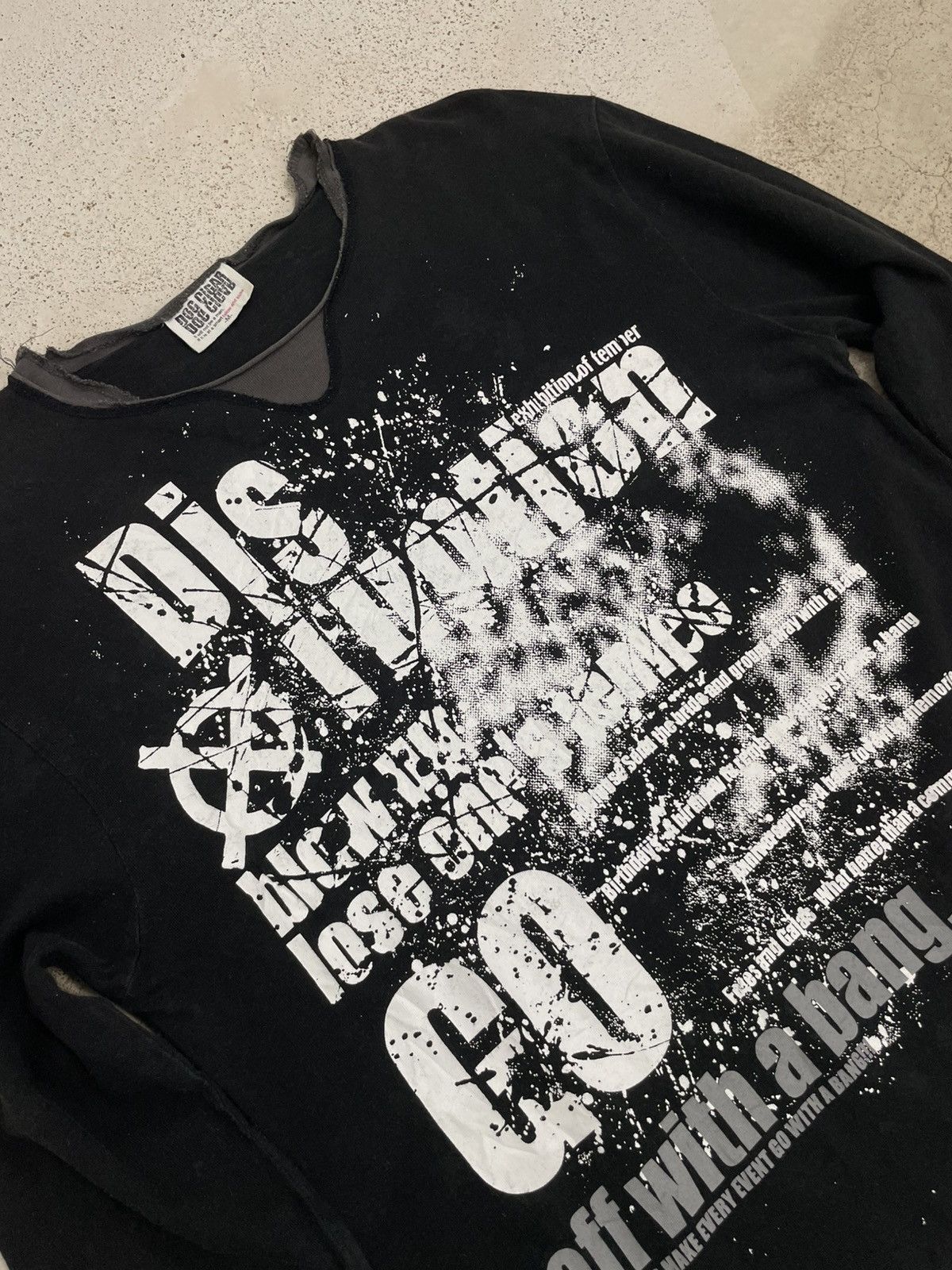 Japanese Brand Faded Dog Cigar Disruption Y2K Wording Layered Tee Size US M / EU 48-50 / 2 - 5 Thumbnail