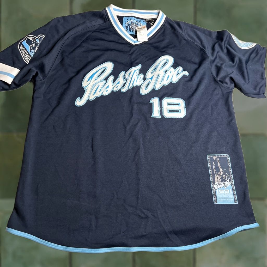 Vintage Pass The Roc Vintage Basketball Jersey Shirt XXL Blue 90s Style NWT Mens Regular Short Sleeve Jersey Streetwear Cap Sleeve Size US XXL / EU 58 / 5 - 1 Thumbnail