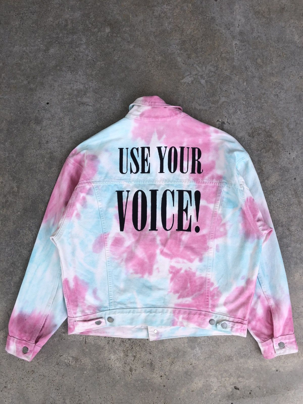 Levi's Levi’s Rainbow Embroidered Denim Jacket Size US M / EU 48-50 / 2 - 2 Thumbnail