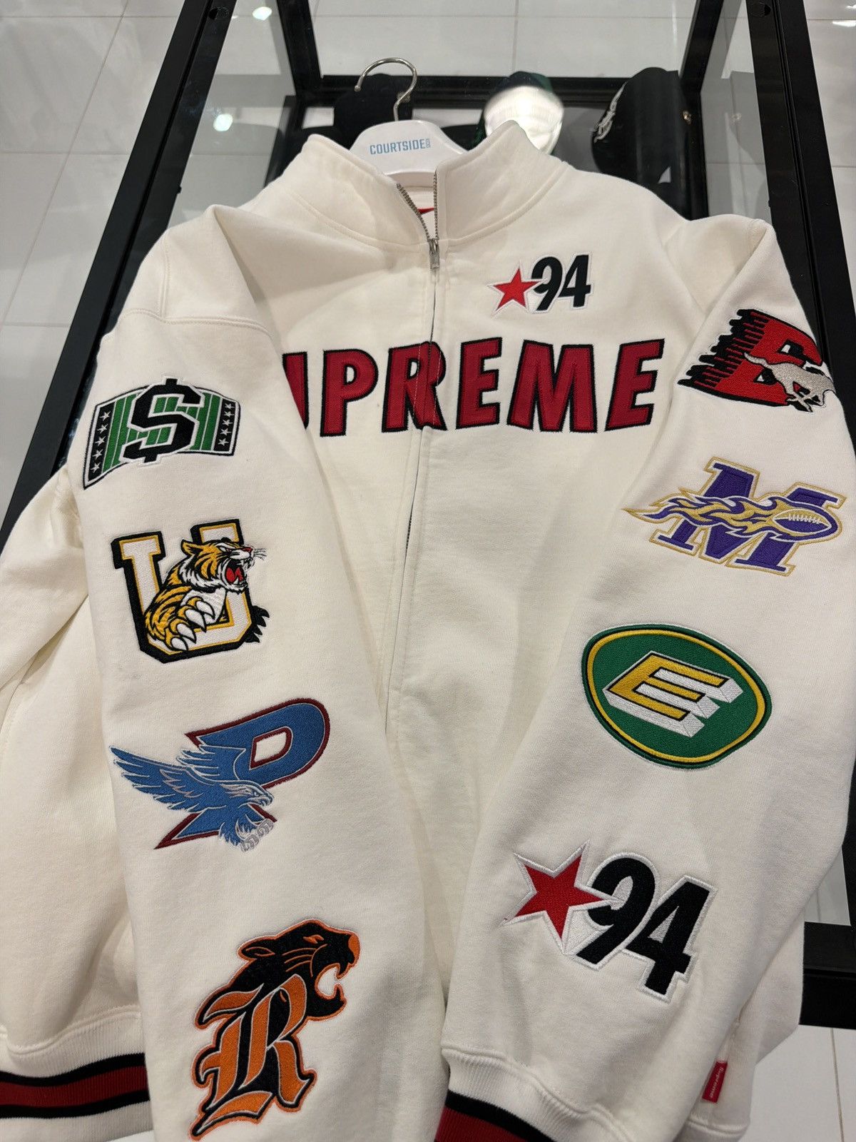 Supreme Supreme Mascots White Zip Up Size US L / EU 52-54 / 3 - 3 Thumbnail