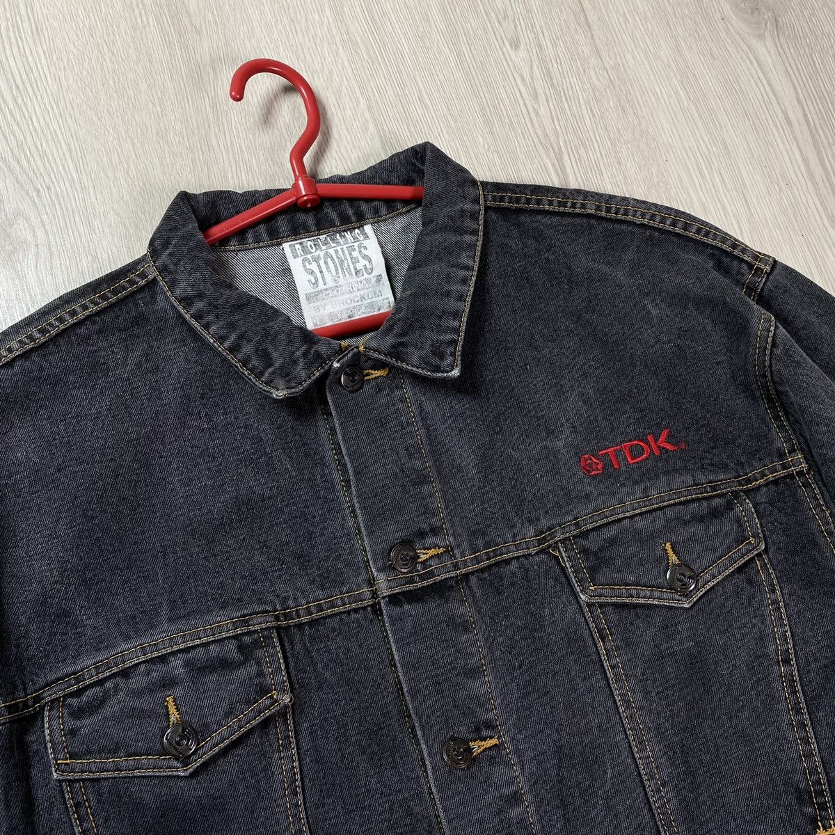 The Rolling Stones Rolling Stones Denim Jacket Vintage 90s Brockum Size US XL / EU 56 / 4 - 8 Thumbnail