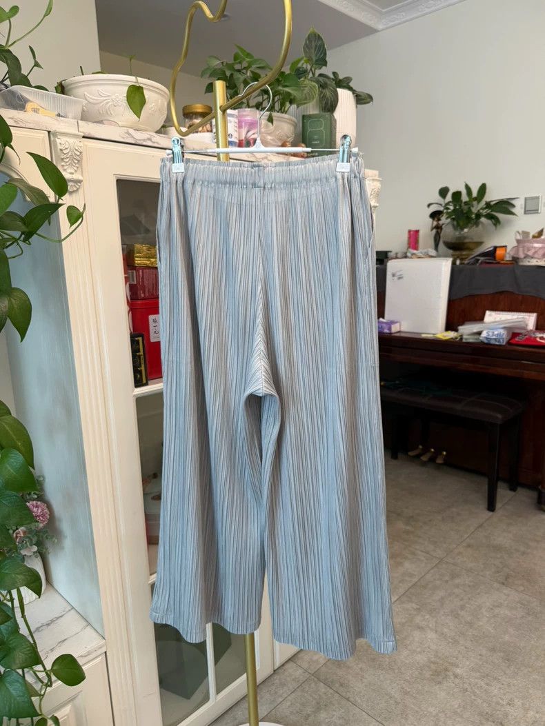 Issey Miyake Issey Miyake size:3 Grey pleated straight-leg pants Size 31" - 6 Thumbnail