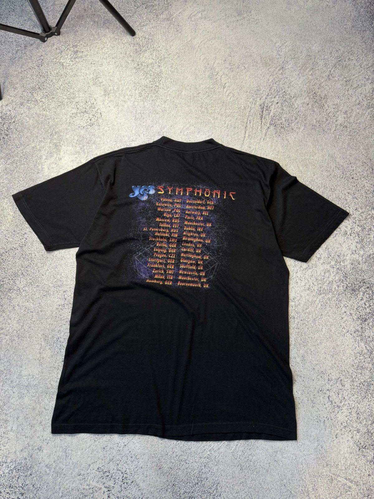 Vintage Vintage YES concert T-shirt “Symphonic” tour in 2001 Size US XL / EU 56 / 4 - 16 Thumbnail