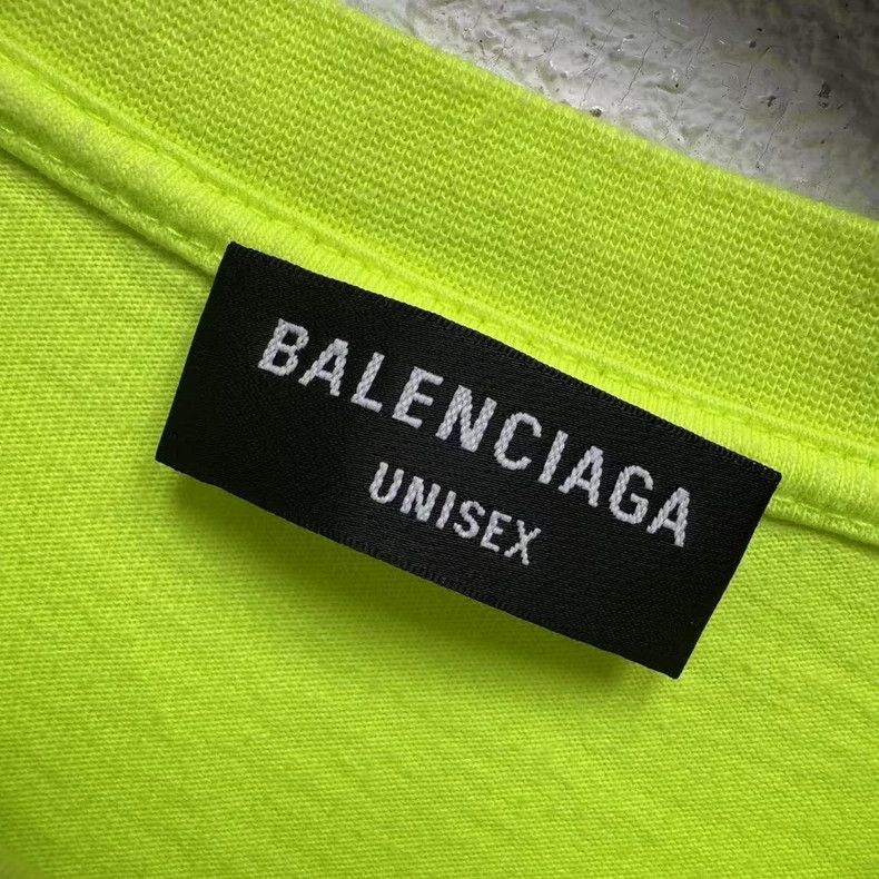 Balenciaga Balenciaga WFP second generation collaboration FW22 Logo l Size US L / EU 52-54 / 3 - 3 Thumbnail