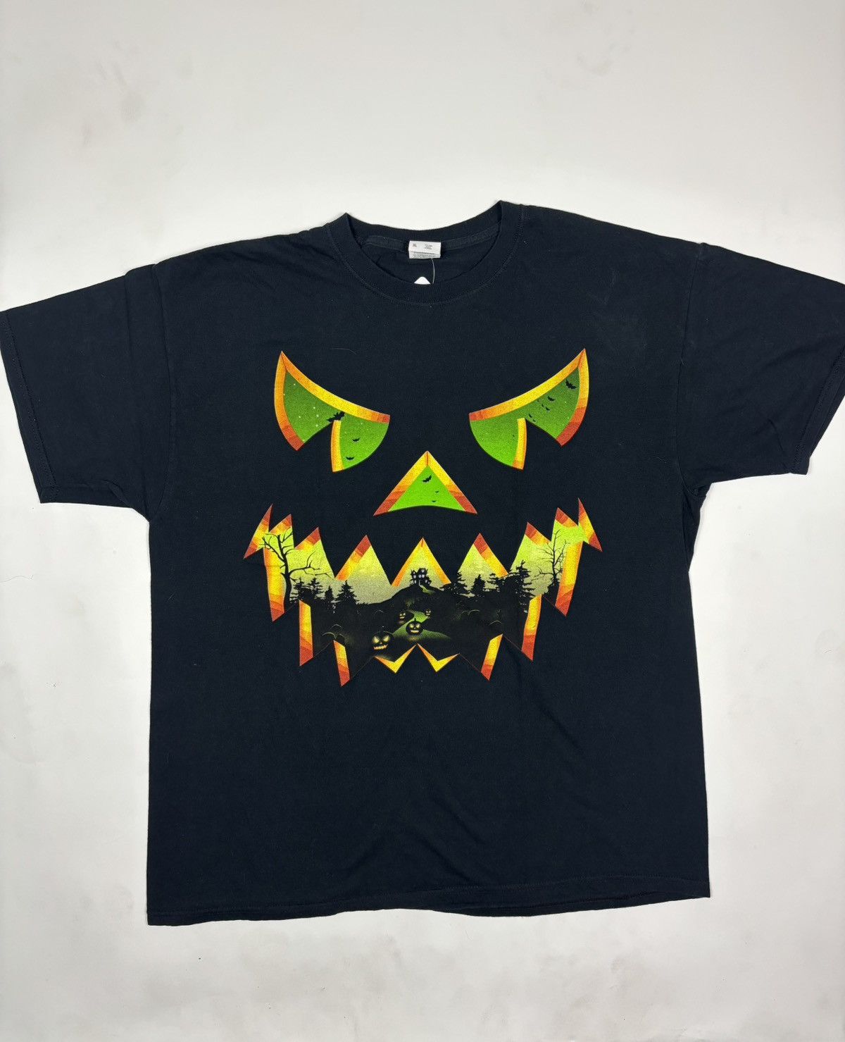 Vintage Vintage Y2K Halloween Tee – Big Pumpkin Graphic Size US XL / EU 56 / 4 - 2 Thumbnail