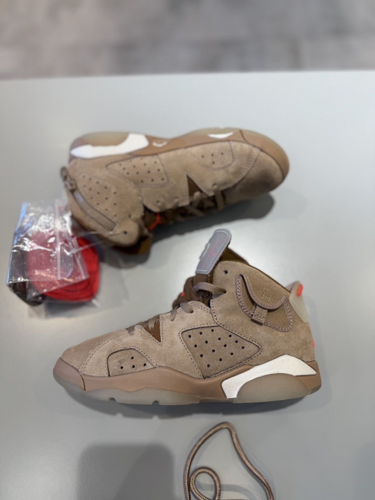 Nike × Travis Scott Air Jordan 6 Retro Travis Scott British Khaki (PS) Size US 5 / EU 37 - 3 Thumbnail