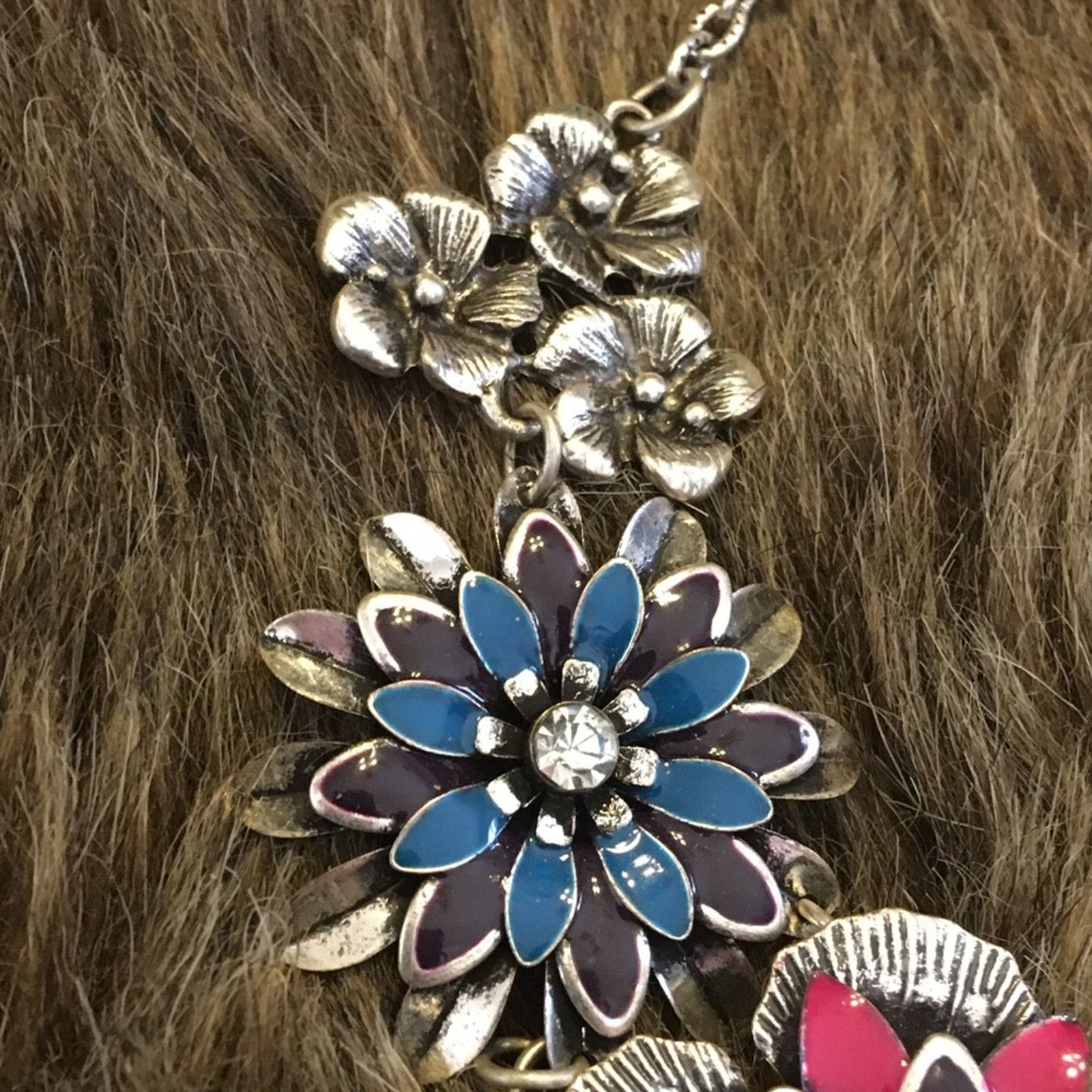 Jewelry Enamel floral rhinestone accent necklace Size ONE SIZE - 7 Thumbnail