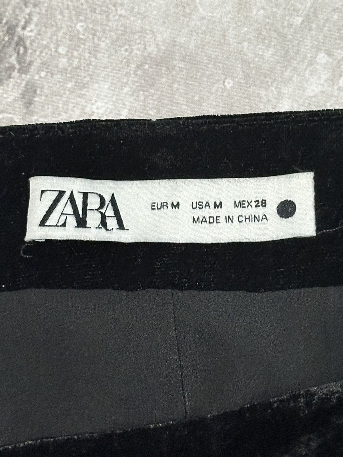 Zara Zara Womens Black Velvet Style Mini Skirt Size 30" / US 8 / IT 44 - 5 Thumbnail