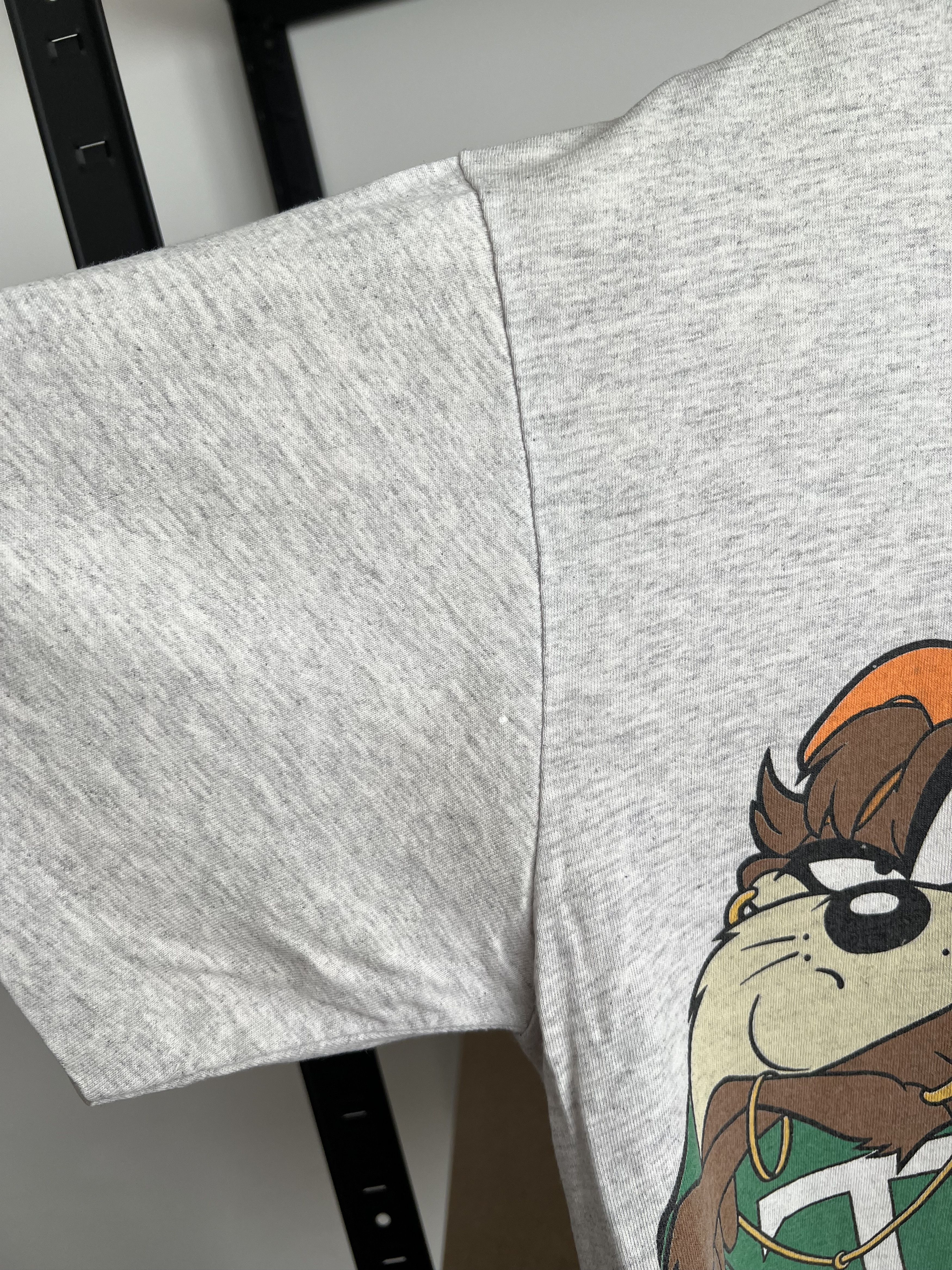 Warner Bros Vintage 1993 Looney Tunes Cross Colours Taz Bugs T-shirt Size US L / EU 52-54 / 3 - 7 Thumbnail