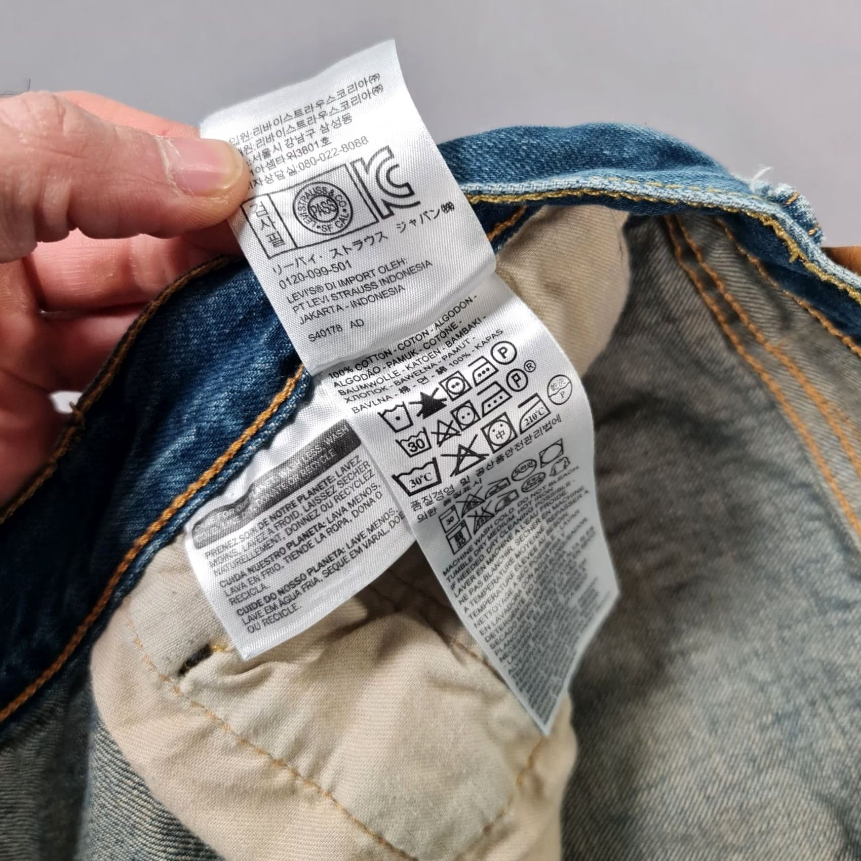 Levi's Levi's 501 Jeans Blue W36 L30 Regular Fit Straight Leg Button Fly Denim Denim 5-Pocket Classic USA 90s Mens Jeans Size US 36 / EU 52 - 4 Thumbnail