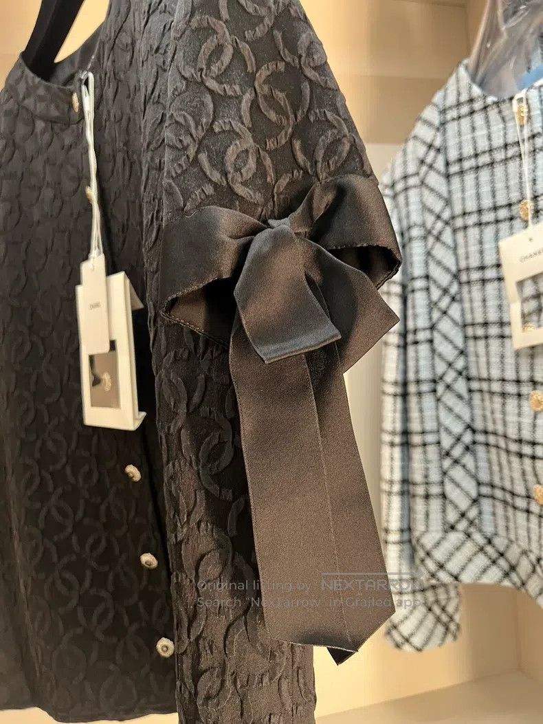 Chanel Chanel 25k bow long sleeves Size XS / US 0-2 / IT 36-38 - 2 Thumbnail