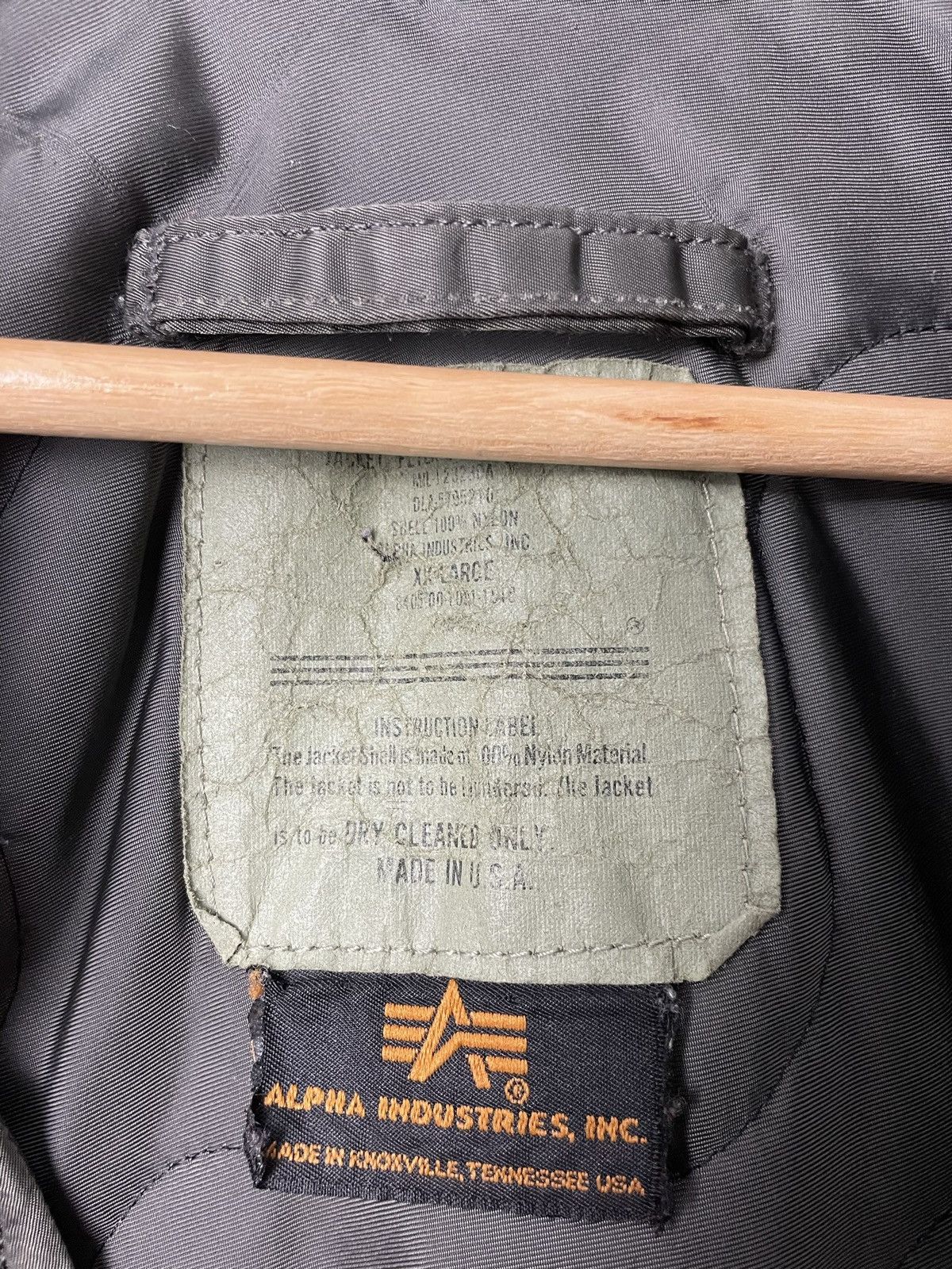 Alpha Industries Alpha Industries Vintage Made In USA Trashed Bomber Jacket Size US XL / EU 56 / 4 - 4 Thumbnail