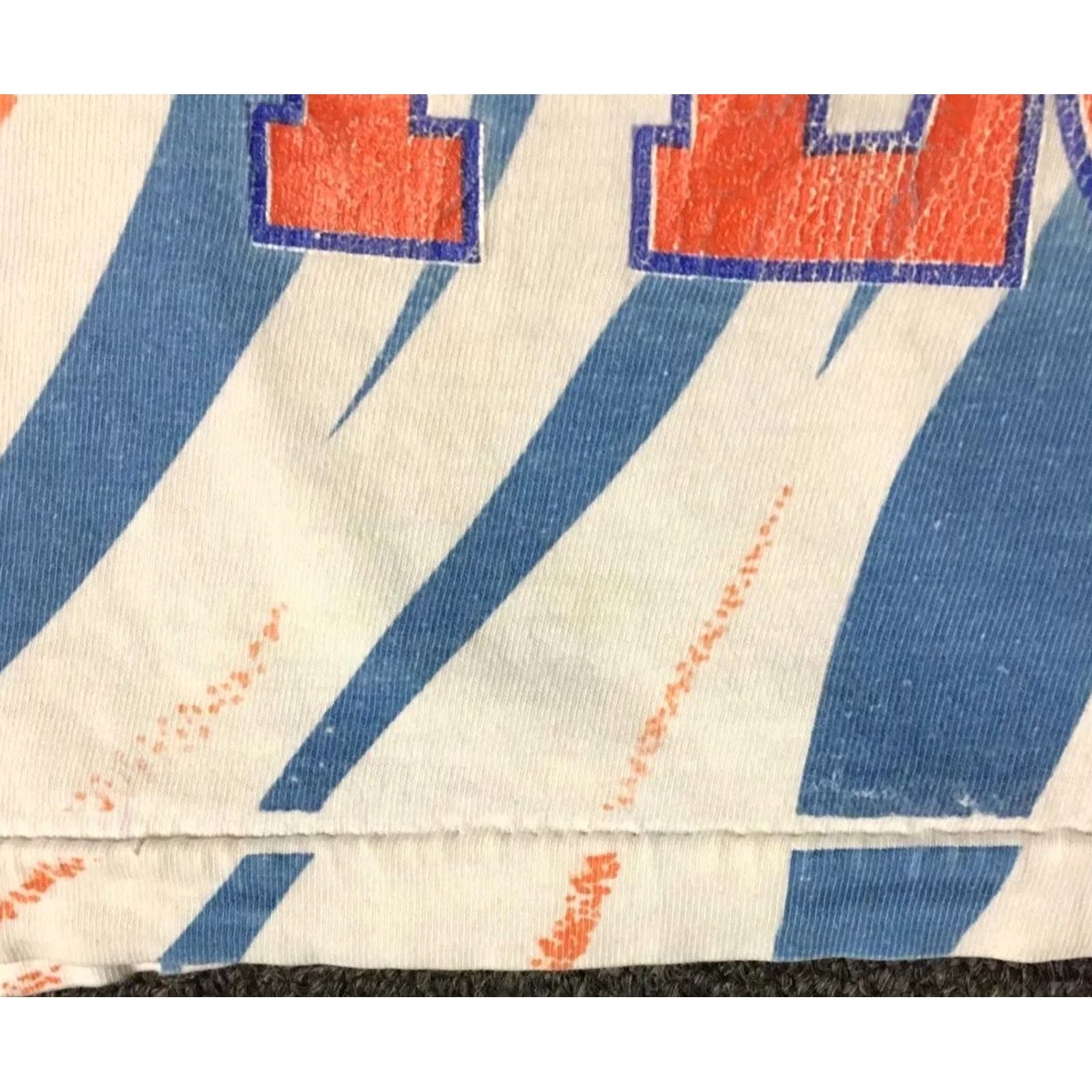 Vintage VINTAGE University of Florida Gators Faded All Over Print Shirt L White Mens 90s Grunge College UF Bandana Theme Size US L / EU 52-54 / 3 - 6 Thumbnail