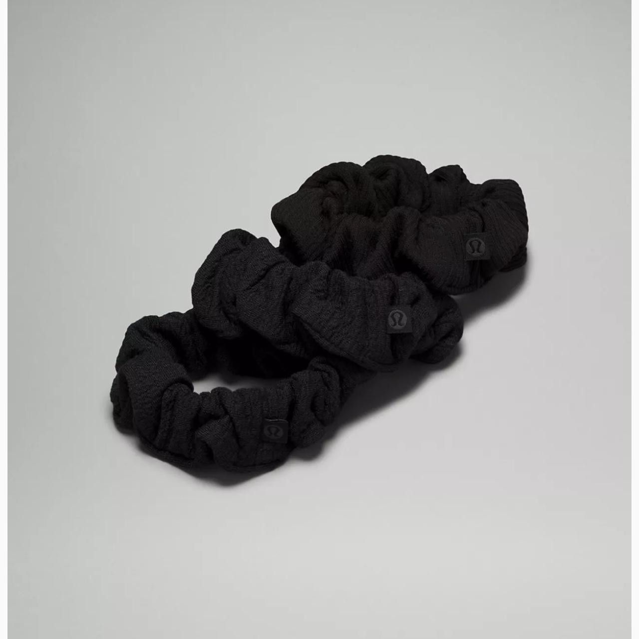 Designer Lululemon Uplifting Scrunchie Black Size ONE SIZE - 1 Thumbnail