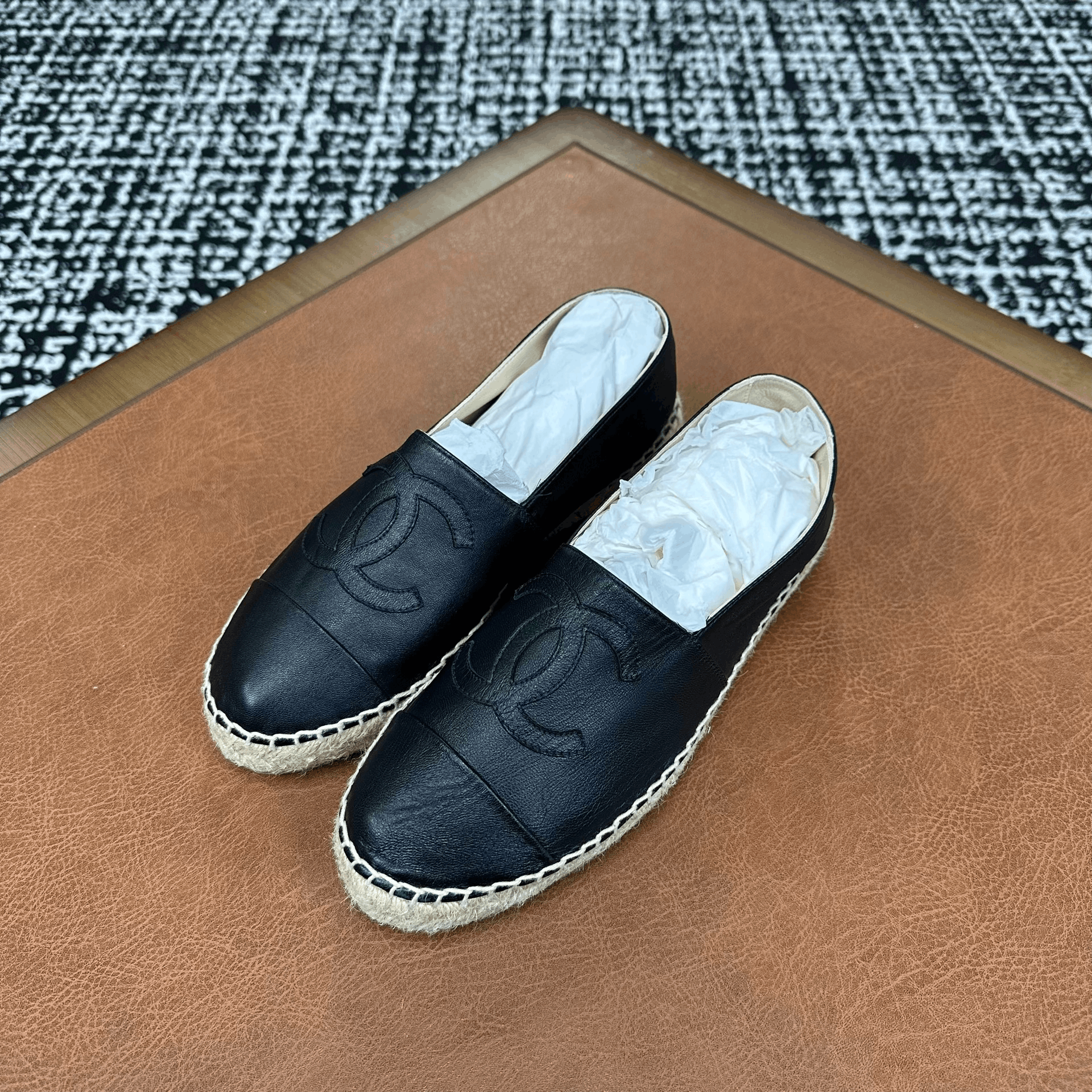 Chanel Chanel Lowtop Sneakers it_38 Women Size US 8 / IT 38 - 1 Thumbnail