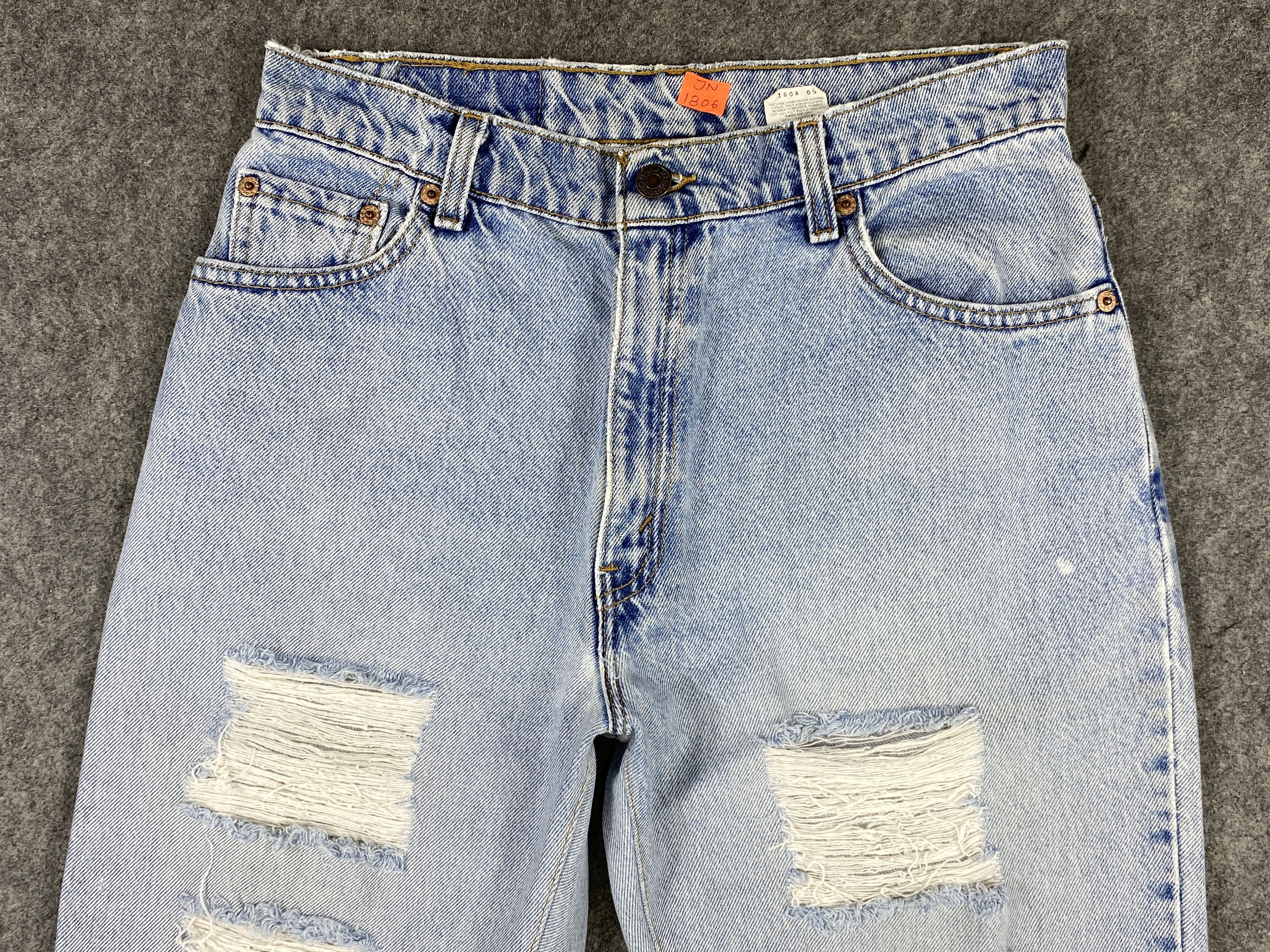 Levi's Light Blue Wash Vintage Levi's 550 USA 29x31 Denim JN1806 Size US 29 - 3 Thumbnail