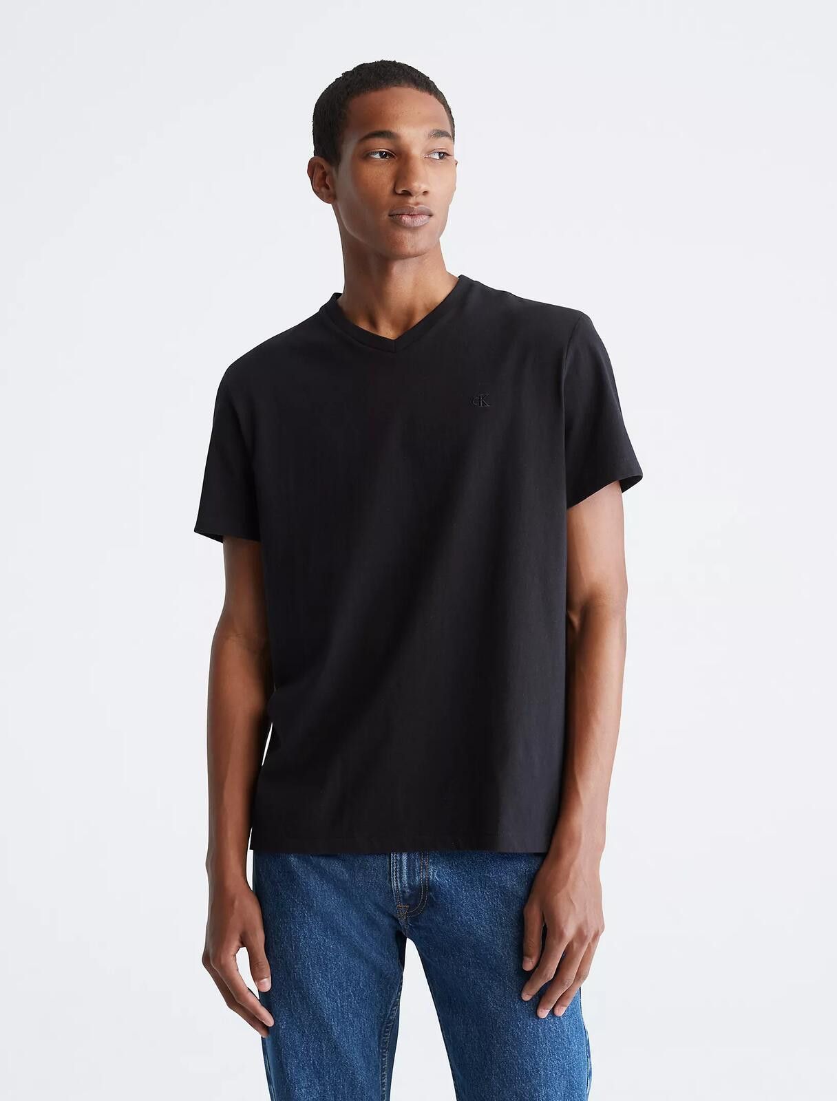 Calvin Klein Calvin Klein Men's Smooth Cotton Solid V-Neck T-Shirt-XS NWT Size US XS / EU 42 / 0 - 1 Thumbnail