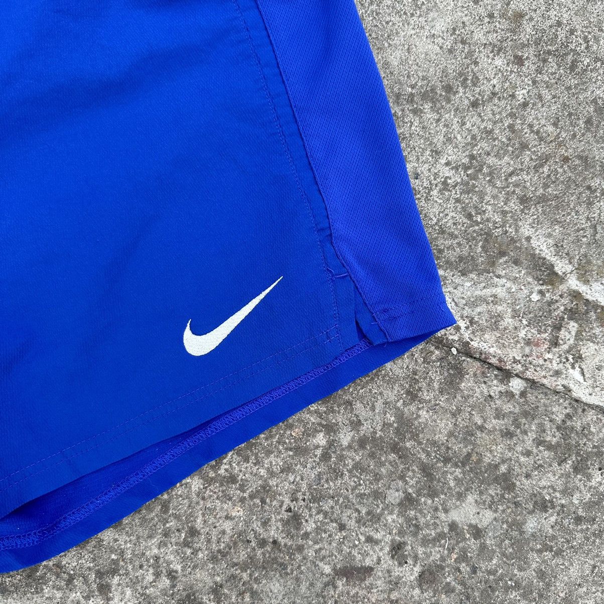 Nike × Vintage Vintage Nike Man.United Shorts Football Y2K 00s Sportwear Size US 38 / EU 54 - 3 Thumbnail