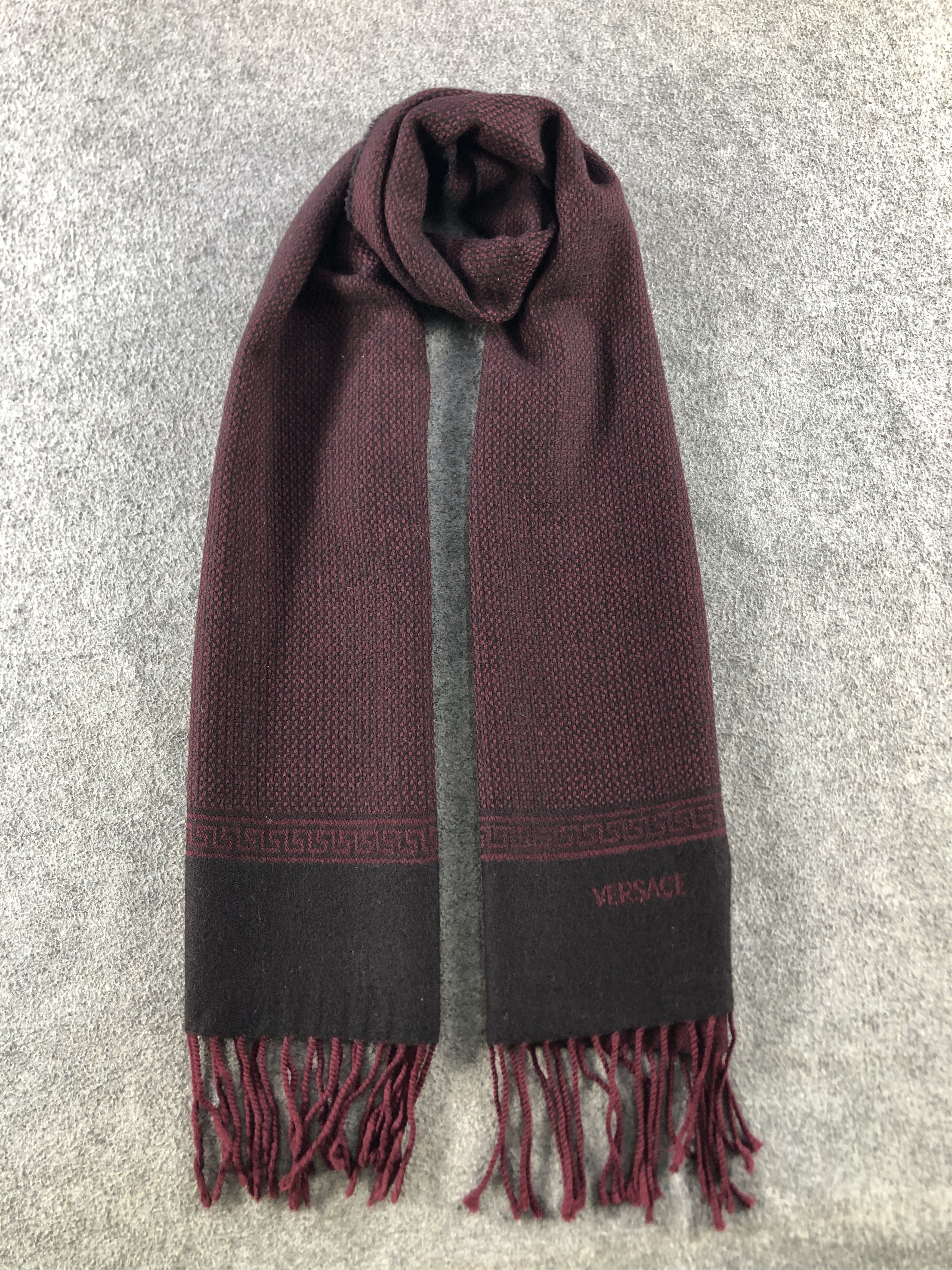 Versace Versace Wool Scarf / Muffler / Neckwear P757 Size ONE SIZE - 1 Thumbnail