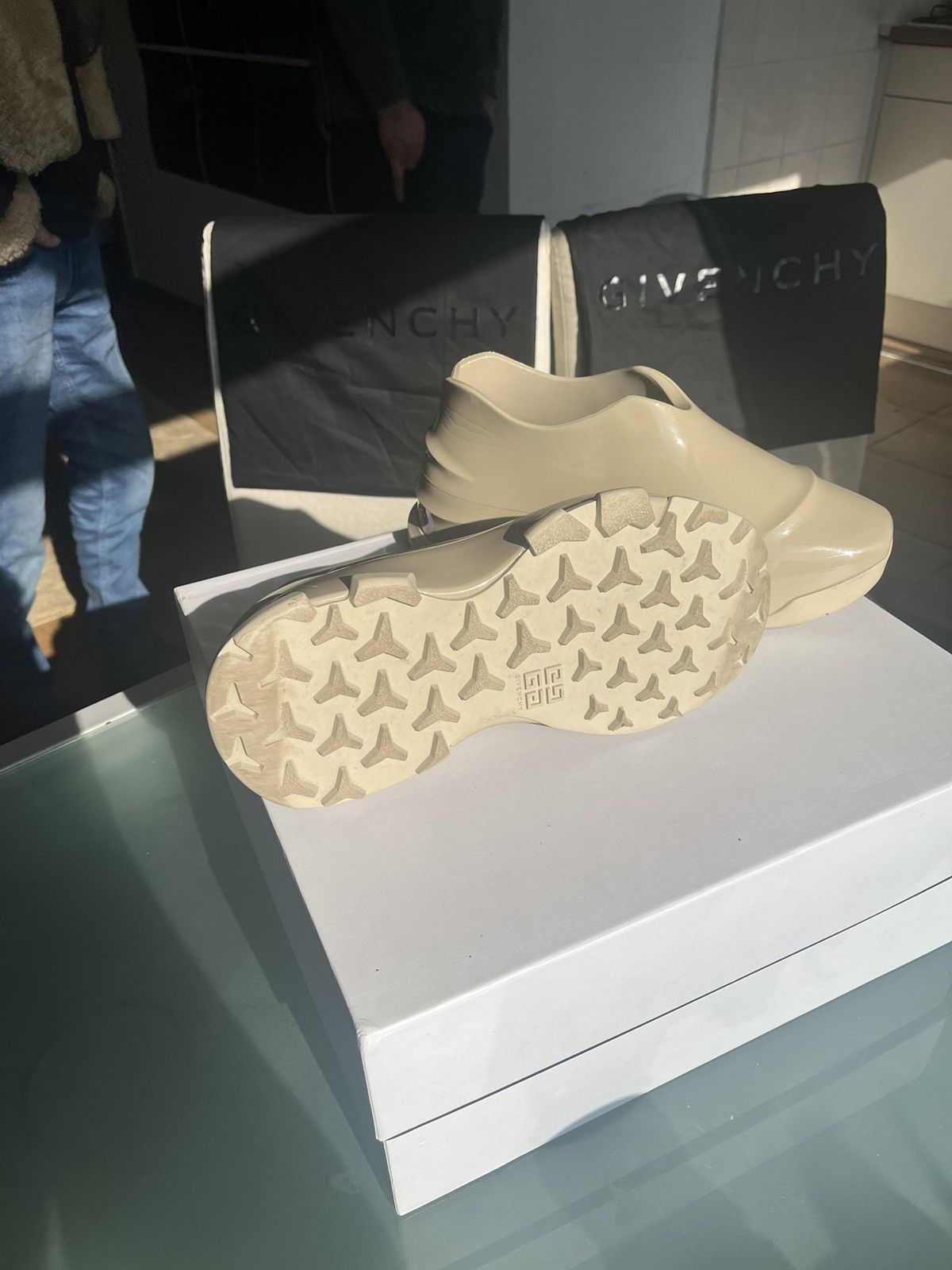 Givenchy Givenchy “monumental” Size US 9 / EU 42 - 6 Thumbnail