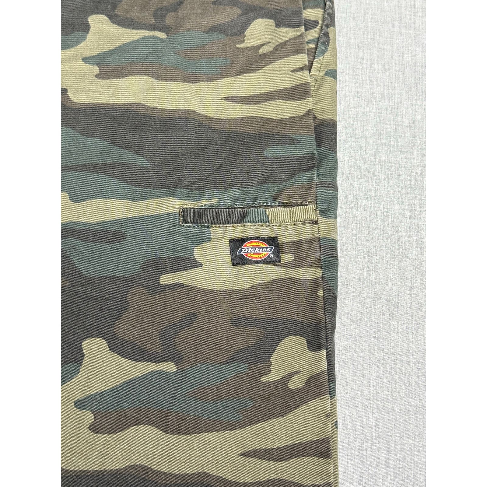 Dickies Dickies Woodland Camo Skinny Straight Work Pants 39x29 Size US 39 - 4 Thumbnail