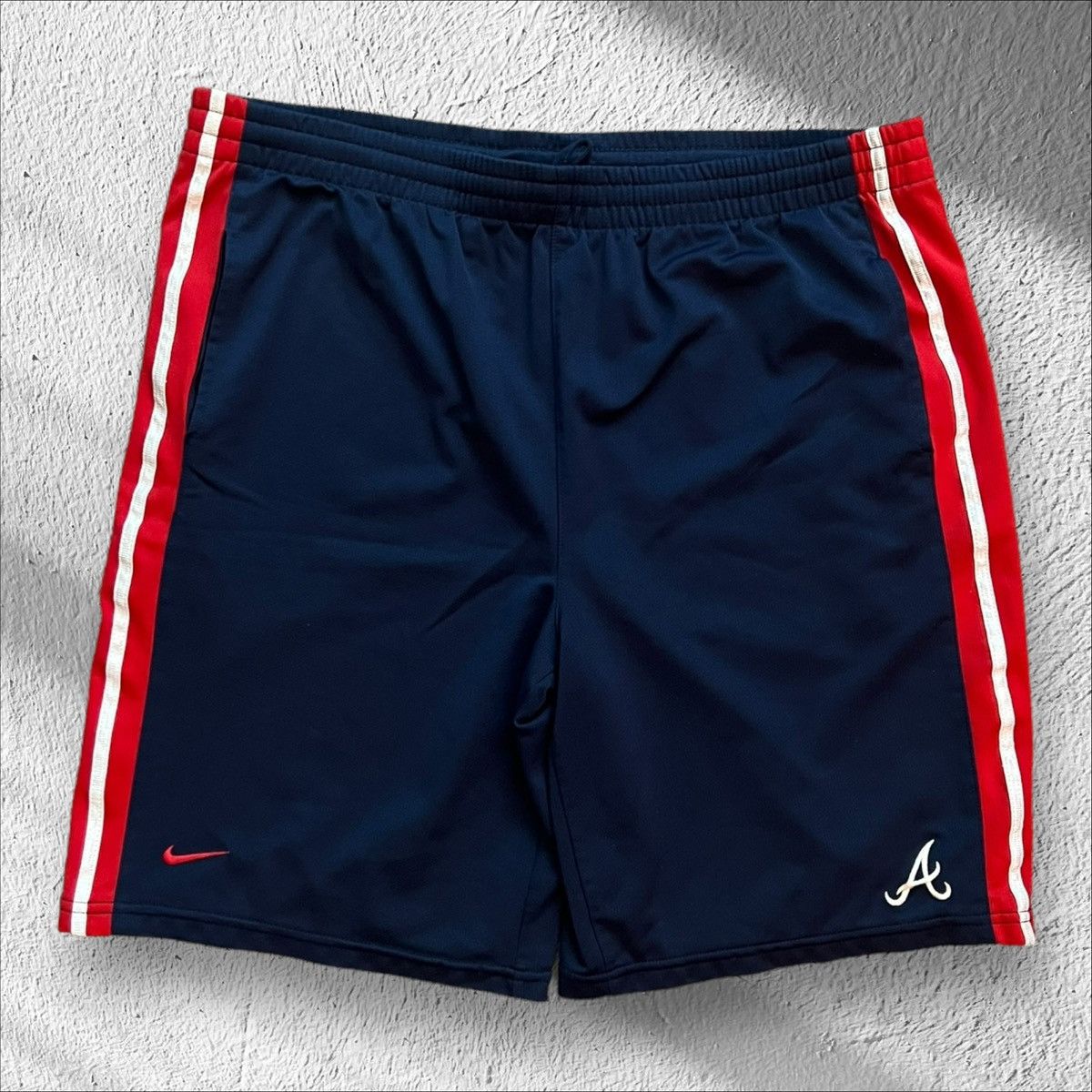 Nike Vintage Y2K Atlanta Braves Nike Team Shorts (Fits 36”) Size US 36 / EU 52 - 1 Thumbnail